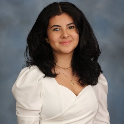 Claudia Urday Headshot